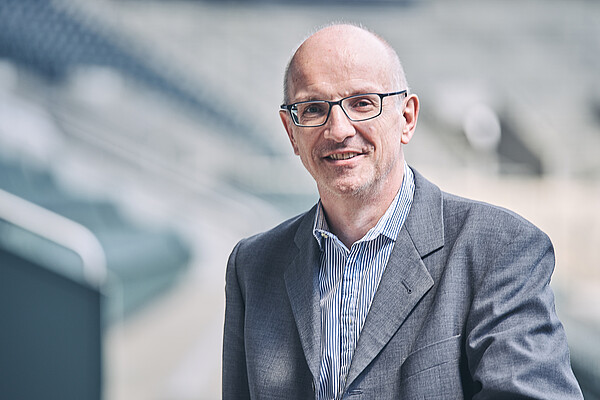 Dr._Stefan_Hetz_quer_c_WZF.jpg