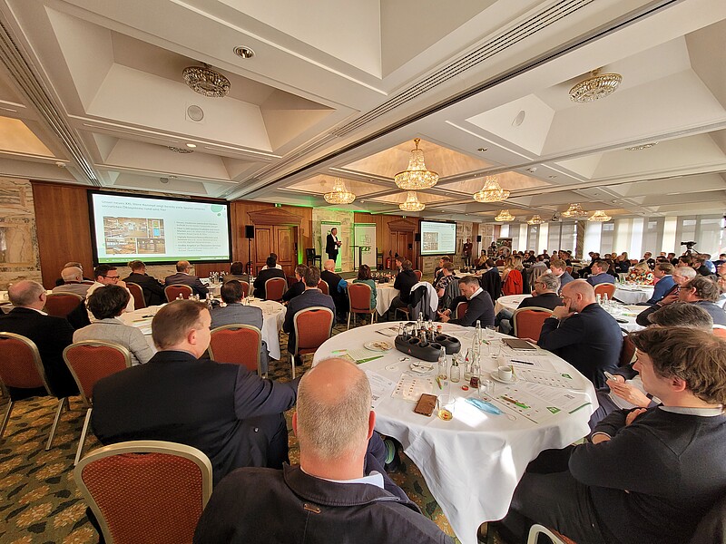 Im Saal des ZZF Forum