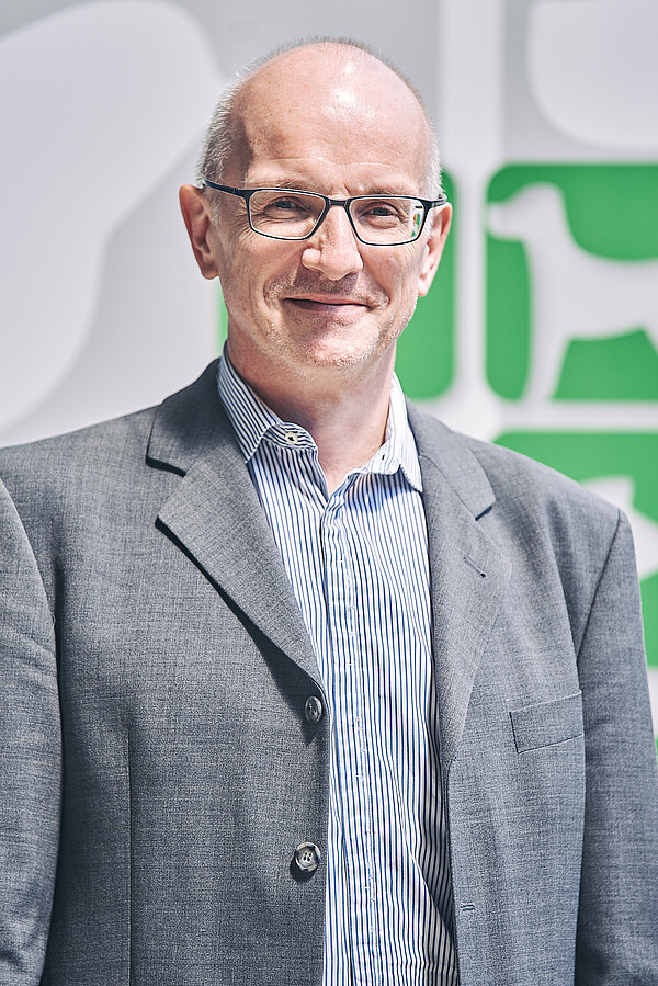Dr._Stefan_Hetz_hoch_c_WZF.jpg